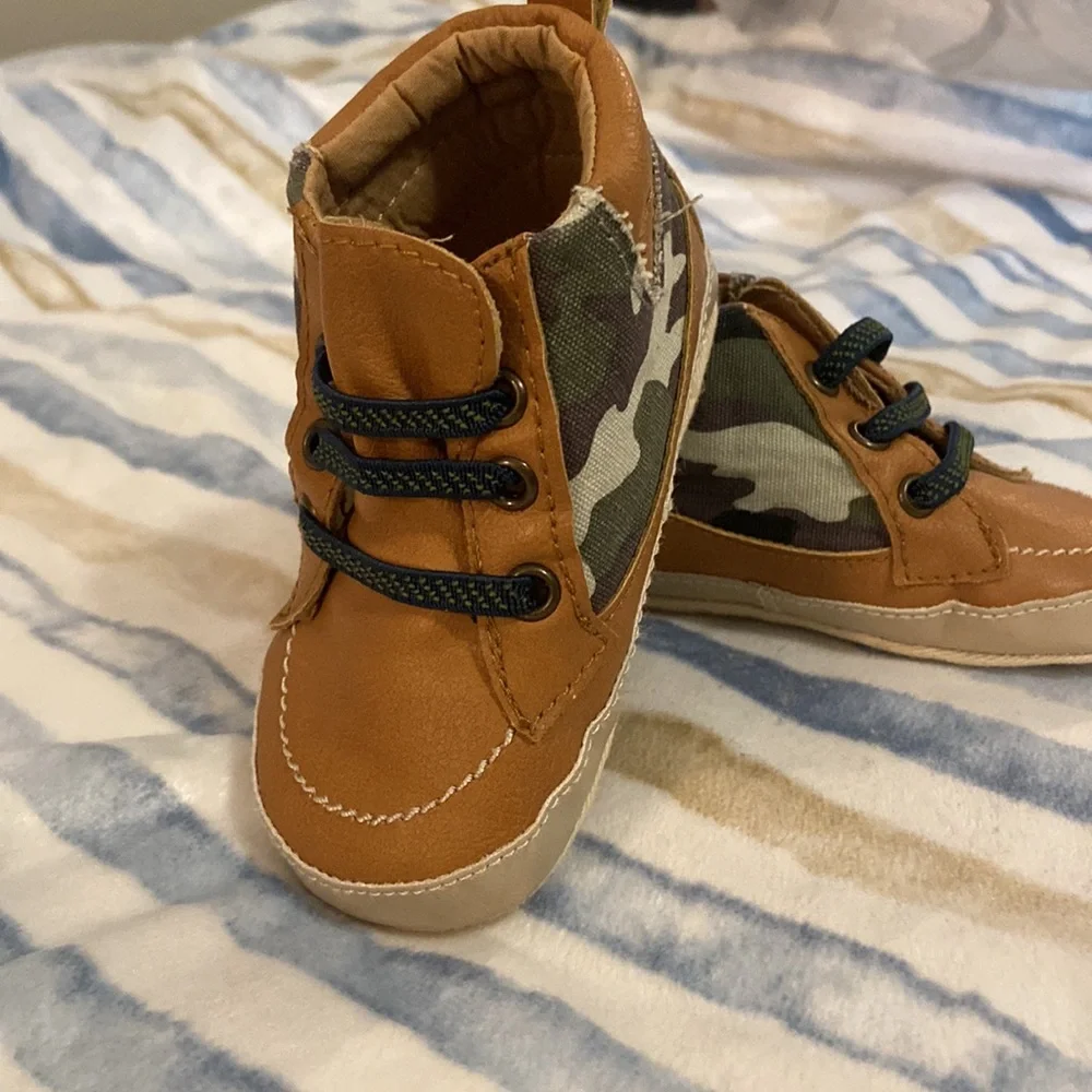 Shoes - Picture 2 of 3